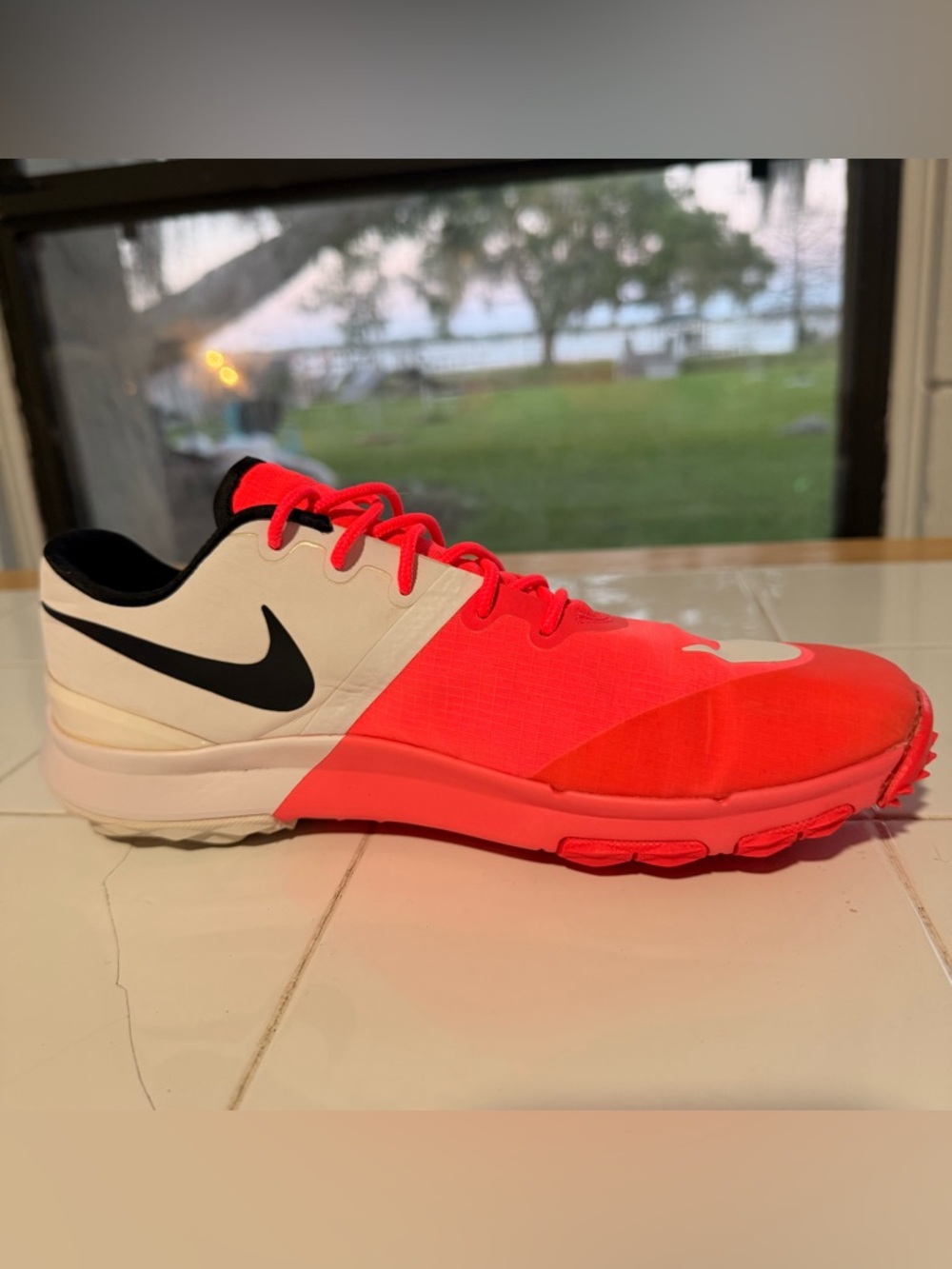 Nike Women’s FL Flex Golfing Sneakers White and Bright Red/Coral and navy size 8